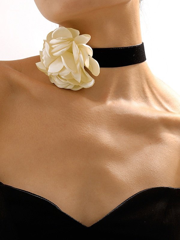 Rose Flocked Necklace-1